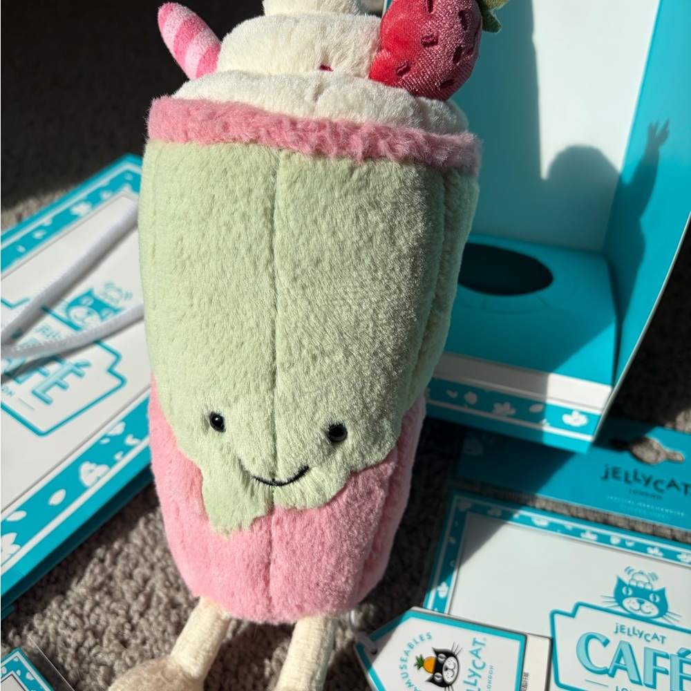 WEEKEND SALE☀️ NWT SHANGHAI Exclusive Amuseables Berrity Latte Jellycat Set - Picture 10 of 10